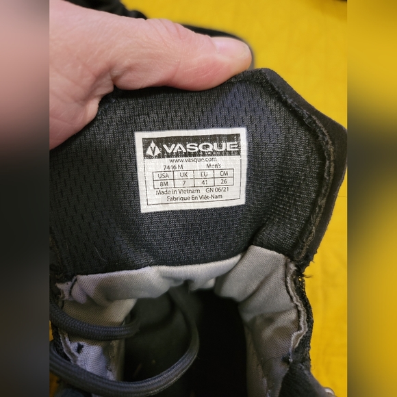 Vasque boots men's size 8 - Picture 2 of 2